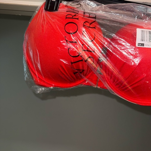 VICTORIA'S SECRET ShineAdd-2-cups Push-Up Swim Top - Picture 4 of 5